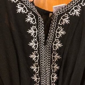 ⭐️⭐️⭐️⭐️⭐️Black and white romper! ⭐️⭐️⭐️⭐️⭐️